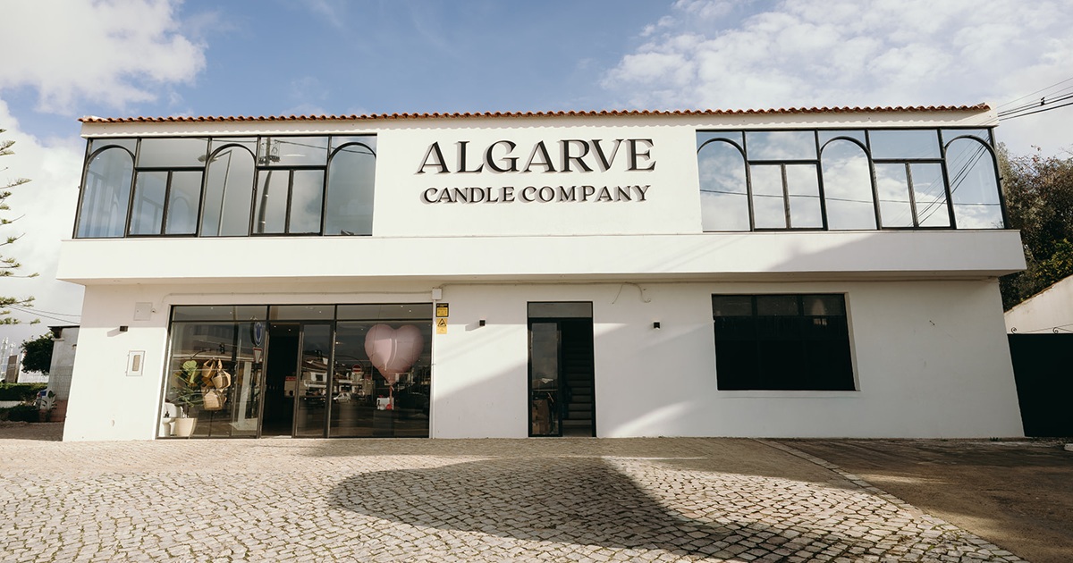 Algarve Candle Company storefront on Quatro Estradas, Quarteira, with white facade and black lettering