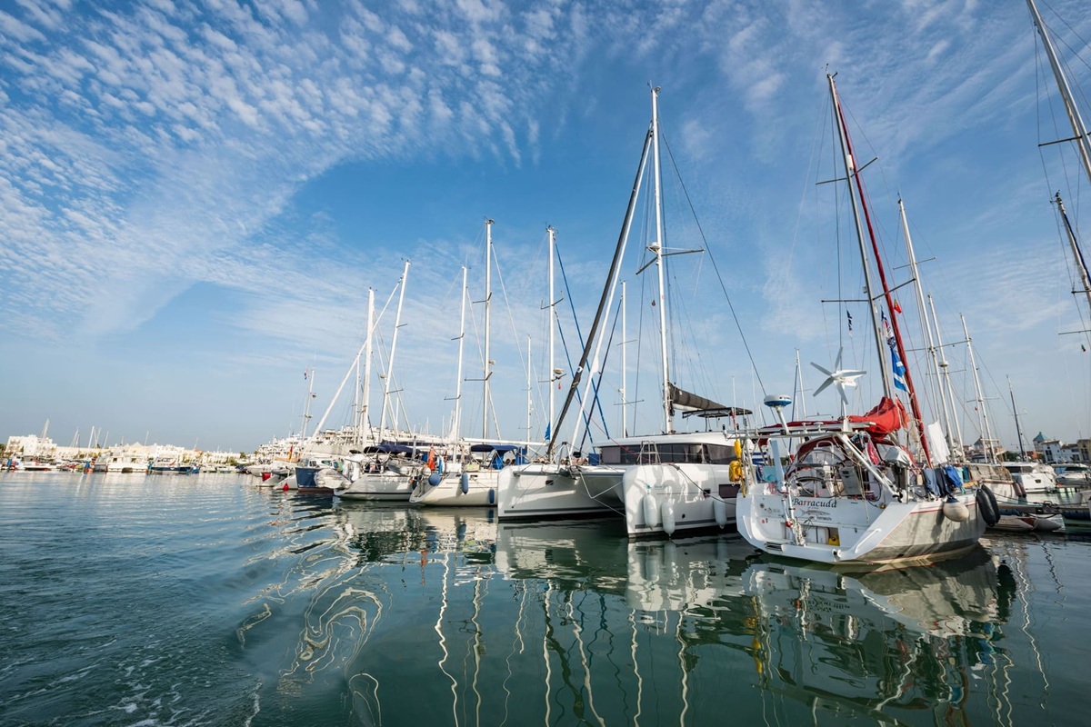 Marina de Vilamoura waterfront cafes and boats