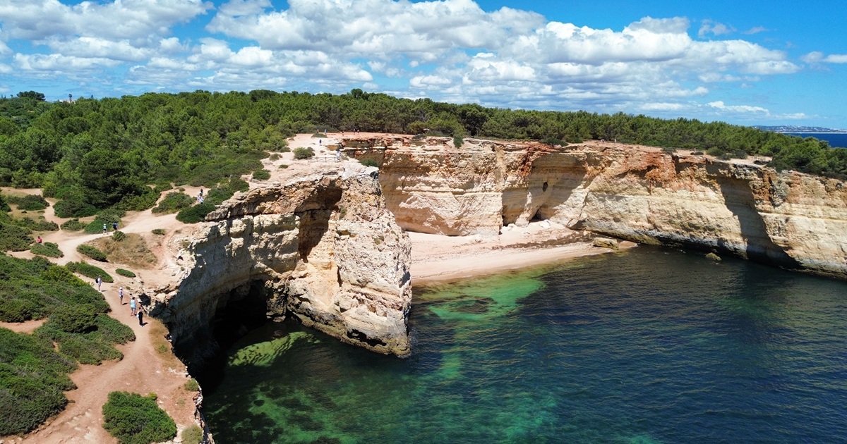 Praia da Corredoura cove between Benagil and Marinha, Lagoa, Algarve